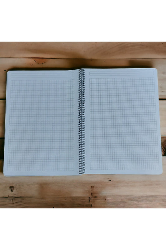 A4 BEYAZ KAPAK KARELİ DEFTER 80 YAPRAK TELLİ PLASTİK KAPAK