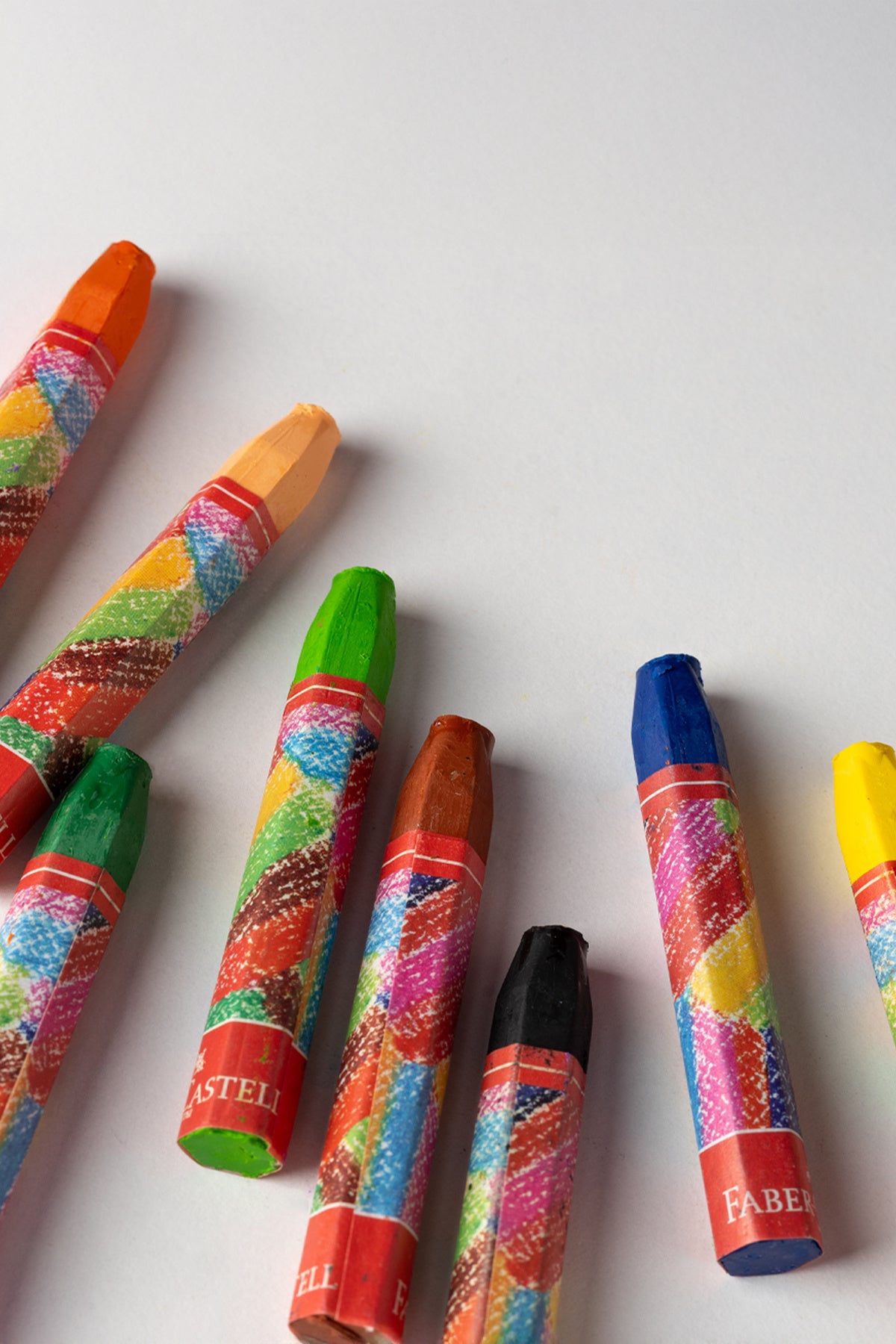 Pastel Boya, 24 Renk, Canlı ve Yumuşak Renkler, Kolay Kullanım, Şık Tasarım