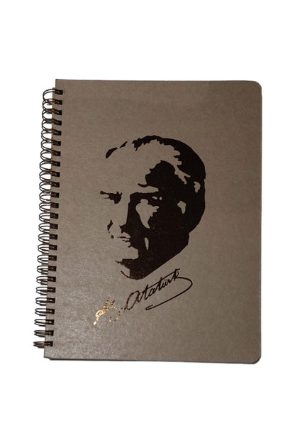 16,5x22,5 Cm 100 Yaprak Kareli Telli Atatürk Sert Karton Kapak Defter 70 Gr Krem Renk Kağıt