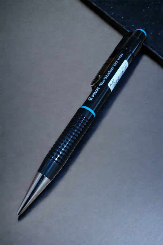 PİLOT THE SHAKER 0.7 MM VERSATİL UÇLU KALEM **YENİ ÜRETİM ** SALLAYINCA UÇ ÇIKARAN KALEM